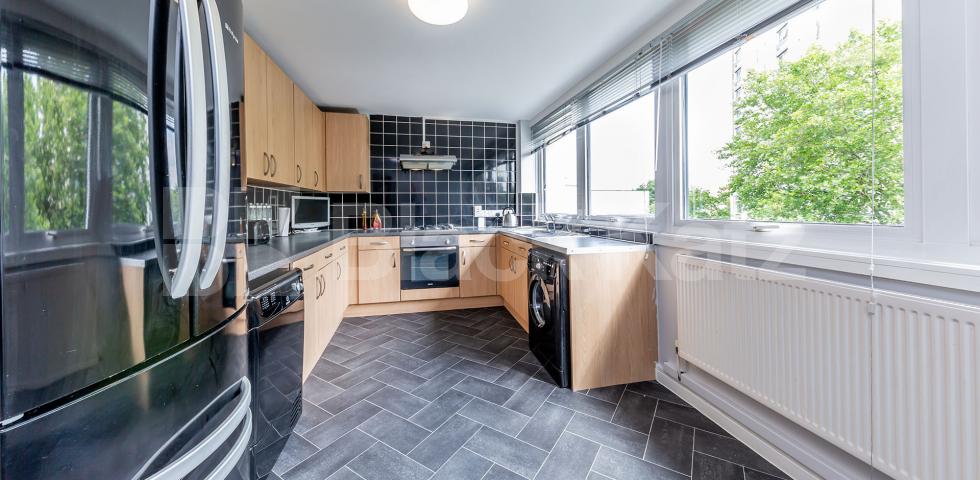 			LARGE 2 / 3 BED IN CAMDEN, 3 Bedroom, 1 bath, 1 reception Flat			 Malden Crescent, Kentish Town / Camden